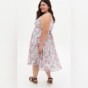 Torrid Sz. 2 (2X/18-20) White Floral Lace Tiered Midi Dress